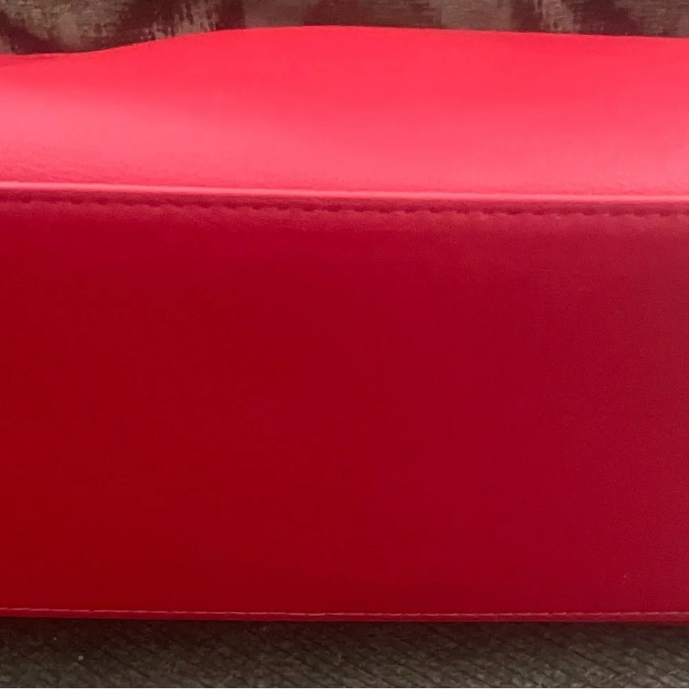 NWT Women’s Old Navy Convertible Carrie Crossbody Bag ~ Red - Picture 4 of 5